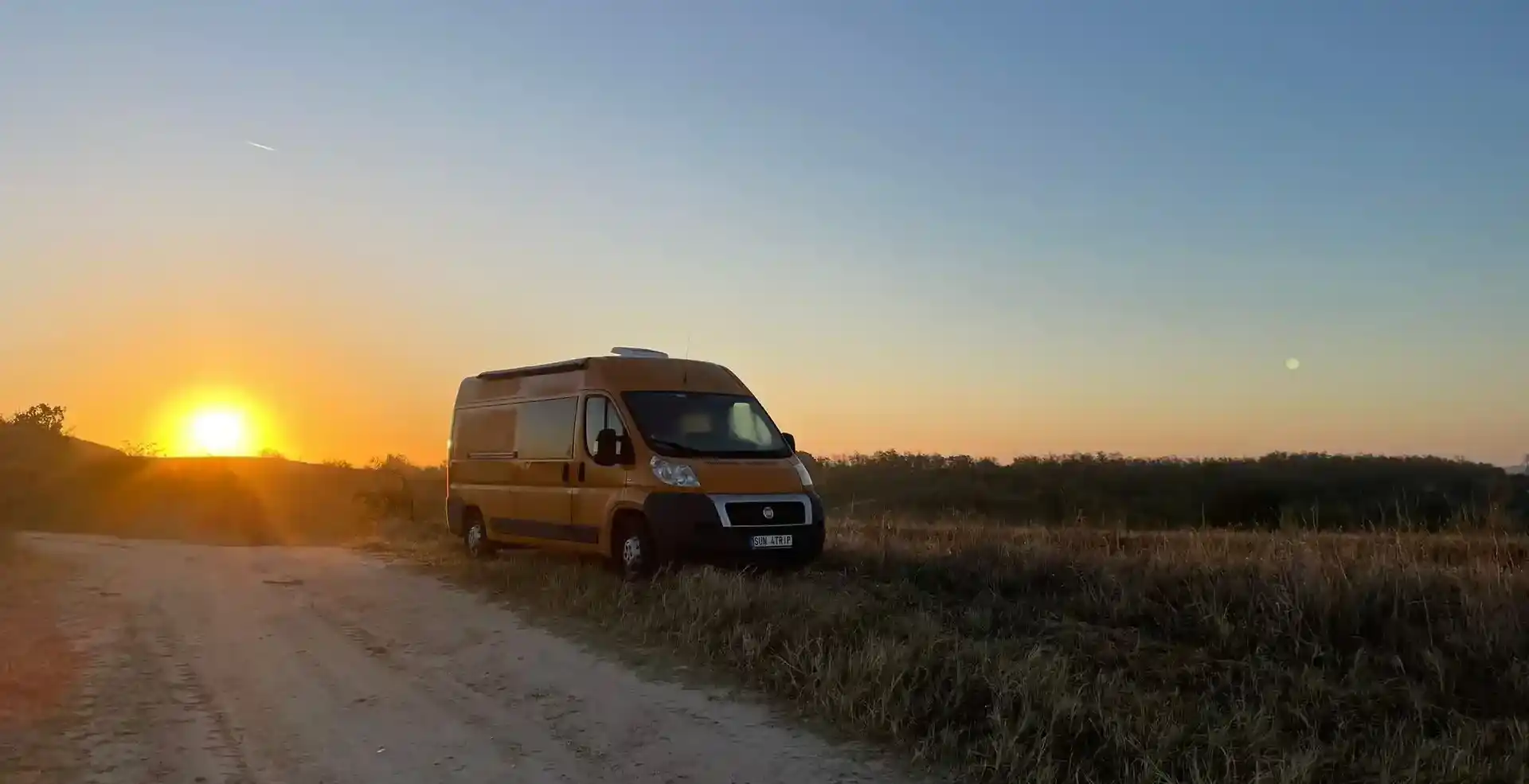 Obytná dodávka k pronájmu